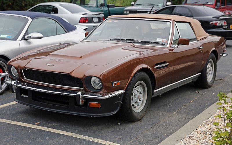 File:1979 Aston Martin V8 Volante Series 1 front.jpg