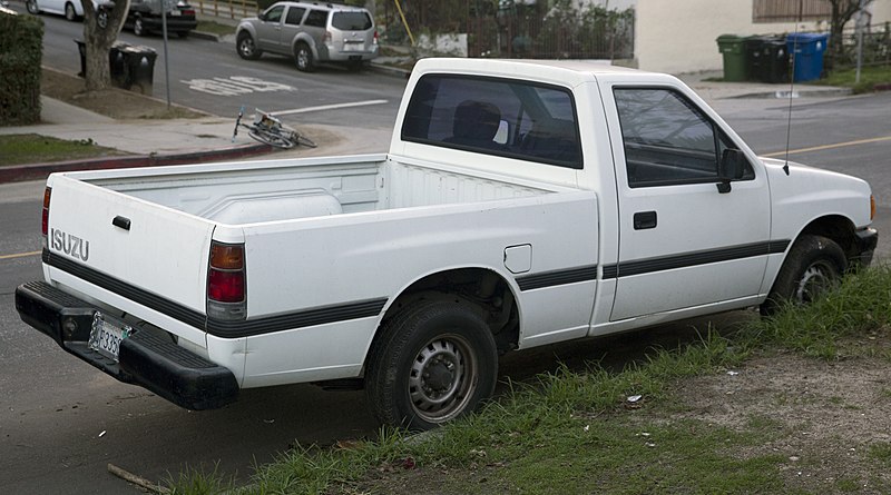 File:1990 Isuzu Pickup 2WD, rear right.jpg