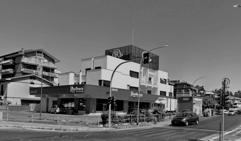 File:1 (1968) Edificio commerciale e residenziale in via Battistini a Roma - vista dell’esterno.tif