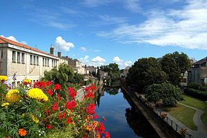 Fontenay-Le-Comte: Géographie, Urbanisme, Toponymie