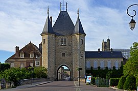 Gate in Villeneuve sur Yonne, Yonne, Burgundy, France