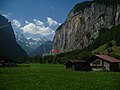 Deutsch: Lauterbrunnental blick aus Lischmaad, Lauterbrunnen, Schweiz English: Lauterbrunnen Valley viewed from Lischmaad, Lauterbrunnen, Switzerland Camera location 46° 35′ 21″ N, 7° 54′ 45.5″ E    View all coordinates using: OpenStreetMap