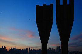 A355, September 11 Memorial, Hudson River Walk, Weehawken, New Jersey, amerika SERIKAT, 16 April 2012.JPG