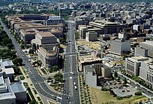 Federal Triangle facing west in the late 1980s Aerial view of Washington, D.C.14564v.jpg