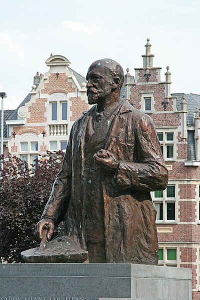 File:Alfred Courtens, monument à Franz Courtens, Dendermonde.jpg