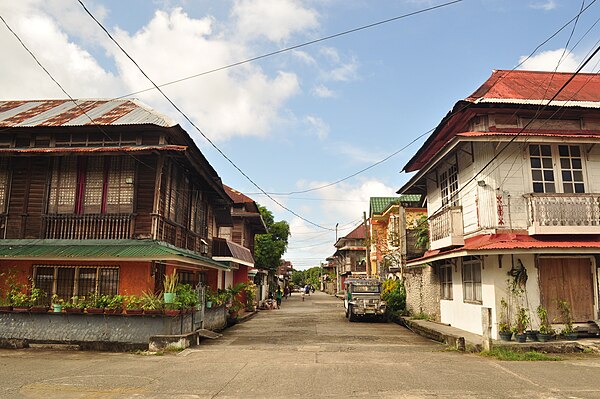 Image: Ancestral Houses in Mogpog, Marinduque