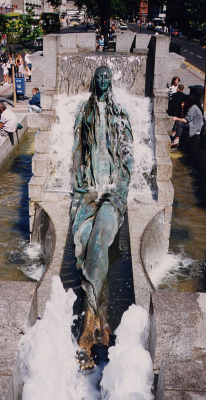 Джойс поминки по финнегану. Anna Livia (Monument). Скульптура Анны Ливии в Дублине. Фонтаны Ирландии.