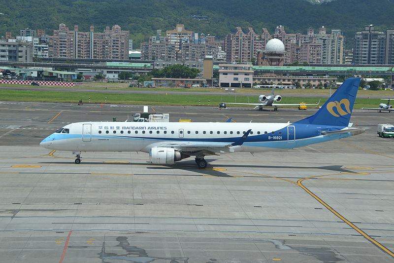 File:B-16821 (21538069763).jpg