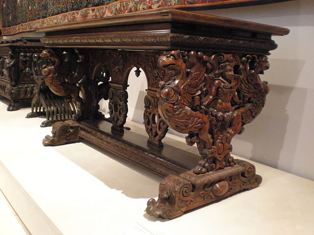 French or Burgundian table in walnut, 2nd half of the 16th century