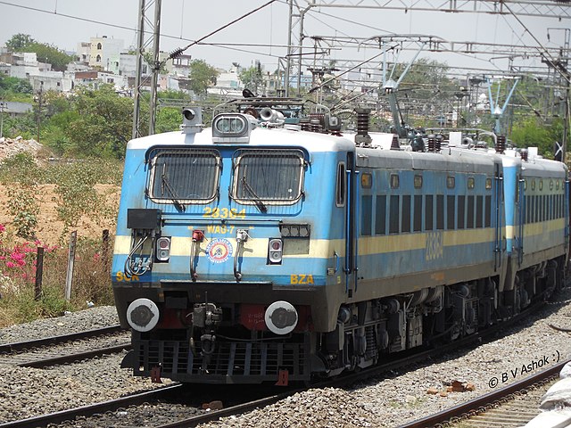 Vijayawada based WAG-7 twins at Secunderabad outer.