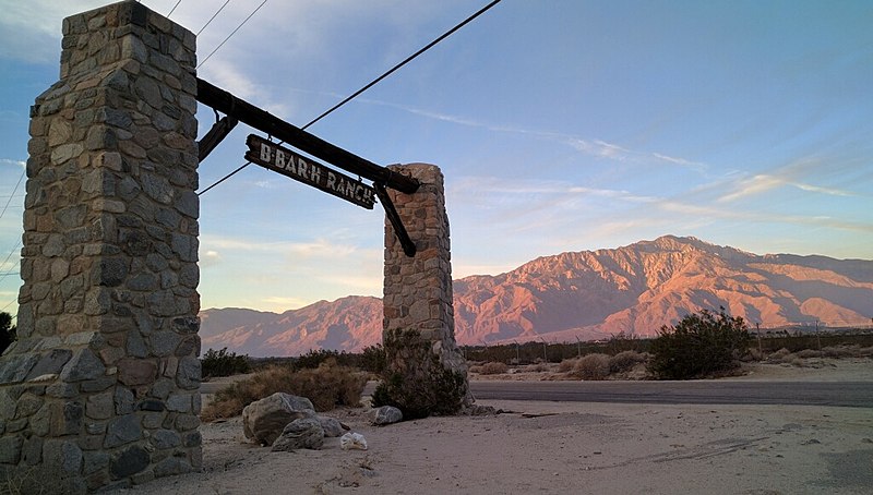 File:B Bar H Ranch Arch.jpg