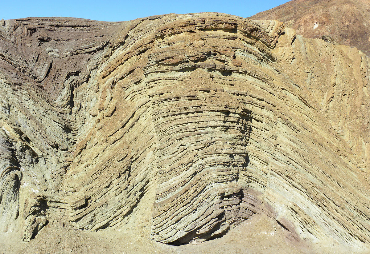 File:Steep Cliff of Preikstolen - 2013.08 - panoramio.jpg - Wikimedia  Commons