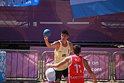 Deutsch: Beachhandball bei den Olympischen Jugendspielen 2018; Tag 4, 10. Oktober 2018; Jungs, Vorrunde, Gruppe B - Italien-Argentinien 1:2 English: Beach handball at the 2018 Summer Youth Olympics at 10 October 2018 – Boys Preliminary Round Group B‎ – Italy-Argentina 1:2