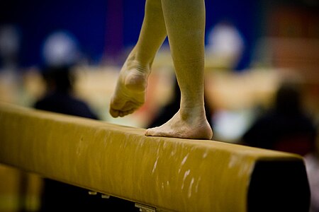 Tập_tin:Beam_and_feet_(close_shot).jpg