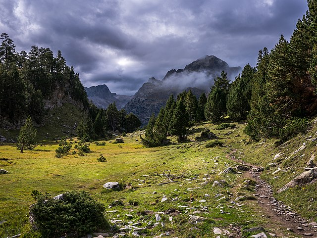 La Besurta trail in the Benasque Pyrenean Valley