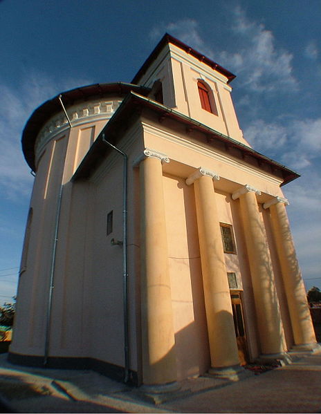 File:Biserica rotunda Letcani 04.JPG