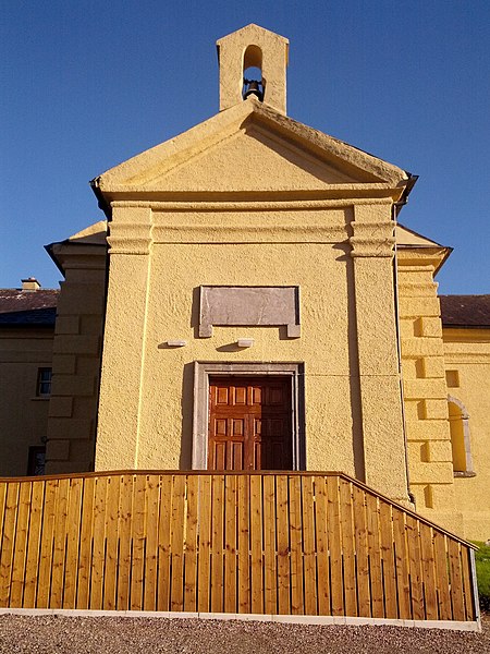 File:Blarney - Church of the Resurrection - 20121128130954.jpg