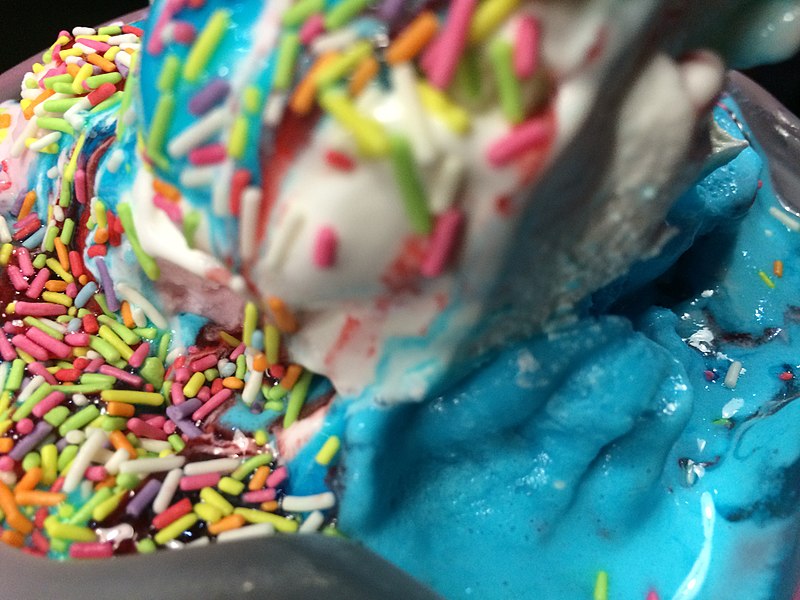 File:Blue bubblegum ice-cream and sugar-strands (16234093778).jpg