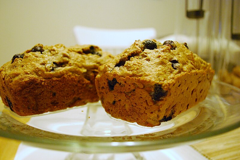 File:Blueberry banana bread, August 2009.jpg