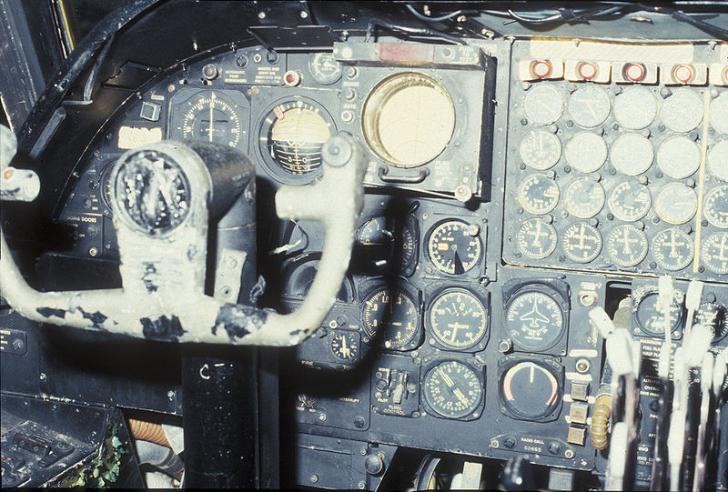 File:Boeing B-52D Stratofortress cockpit 4 USAF.jpg
