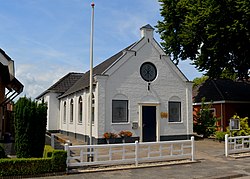 Putih kecil gereja