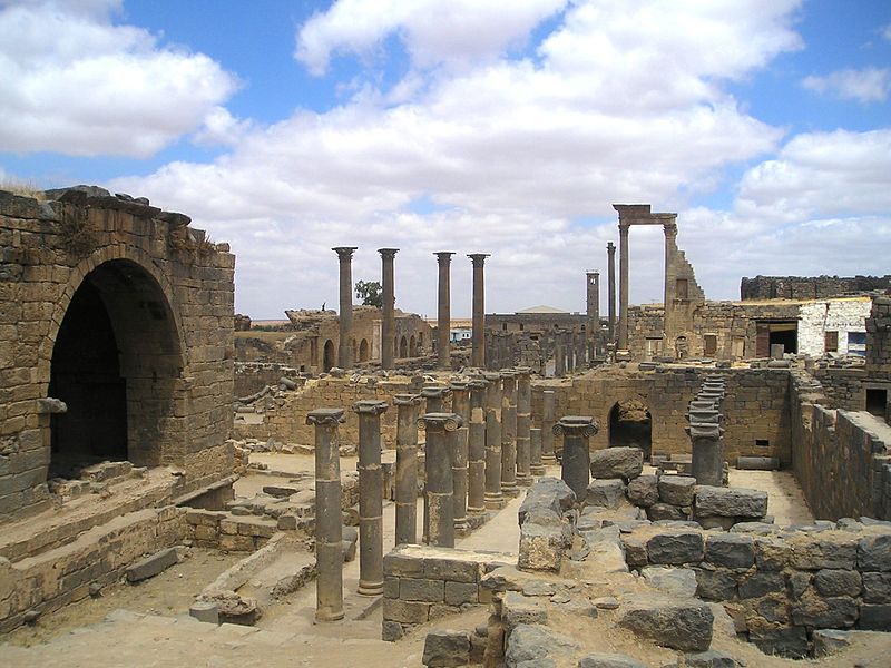 صورة:Bosra-Ruins.jpg