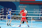 Deutsch: Boxen bei den Olympischen Jugendspielen 2018 Tag 12, 18. Oktober 2018 - Finale Leichtgewicht Mädchen – Oriana Saputo (Argentinien, blau) schlägt Emma Lawson (Australien, rot) 5-0; Ringrichter ist José Romero (Spanien). English: Boxing at the 2018 Summer Youth Olympics on 18 October 2018 – Girls' lightweight Bronze Medal Bout – Oriana Saputo (Argentina, blue) wins over Emma Lawson (Australie, red) 5-0; Referee is José Romero (Spain). Español: Boxeo en los Juegos Olímpicos Juveniles de Verano de 2018 en 18 de octubre de 2018 - Combate de medalla de bronce de las niñas: Oriana Saputo (Argentina, azul) gana a Emma Lawson (Australie, roja) 5-0; Árbitro es José Romero (España).