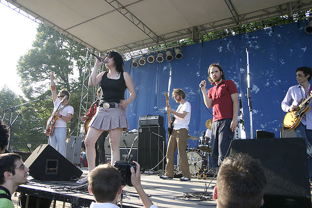 Broken Social Scene performing at the Intonation Music Festival, July 16, 2005, fronted by Amy Millan.