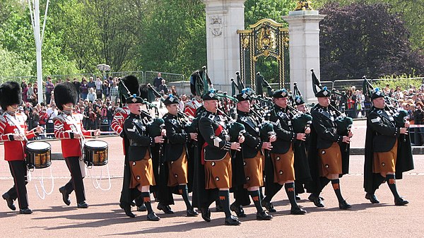 Pipes and Drums of the Irish Guards, 2009.