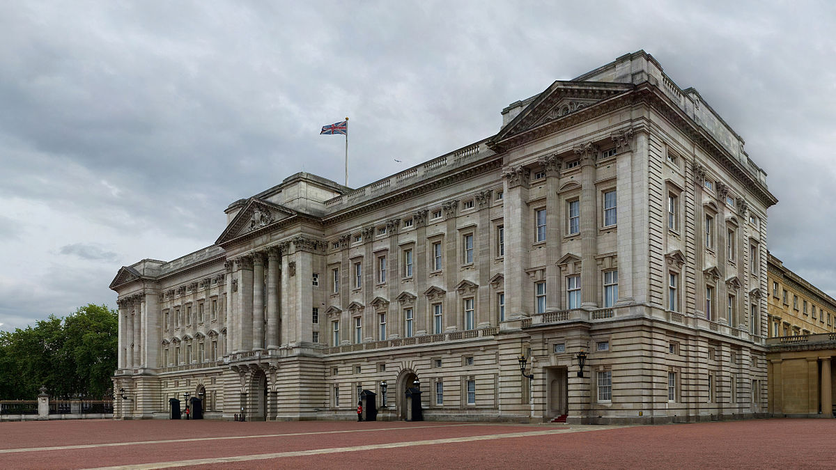 File Buckingham Palace May 06 Jpg Wikimedia Commons