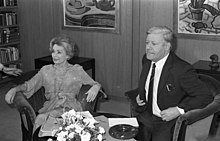 Palmer interviewing German chancellor Helmut Schmidt in 1982