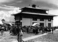 Bundesarchiv Bild 135-S-02-22-05, Tibetexpedition, Gangtok, Tempel des Maharajas.jpg