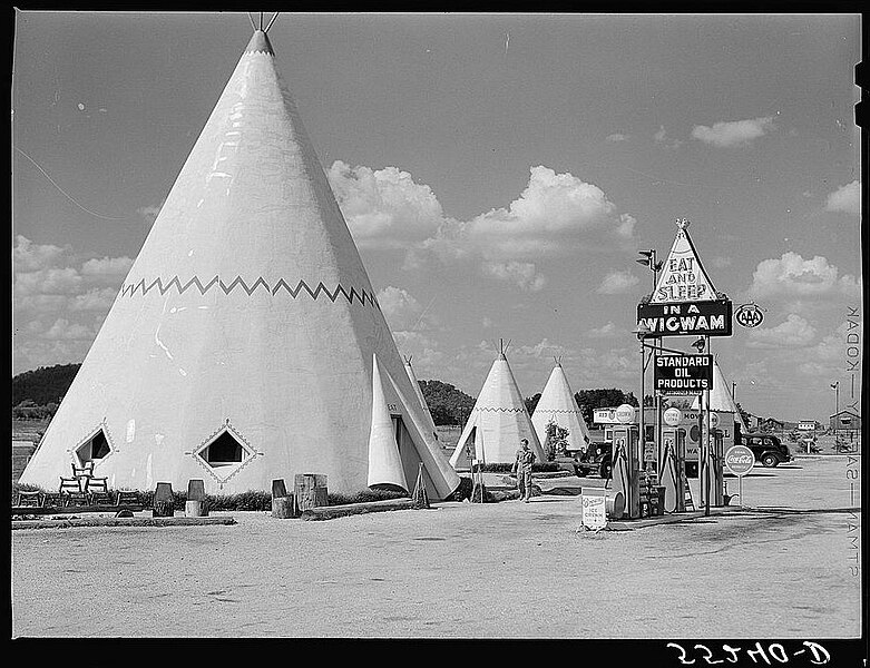 File:Cabins imitating the Indian teepee for tourists along highway south of Bardstown, Kentucky LOC 3548857645.jpg