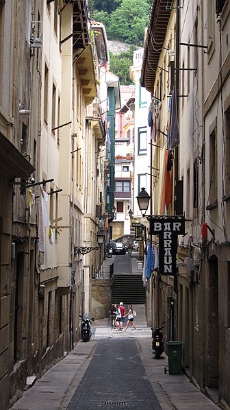 File:Calle Ángel, 4, San Sebastian - panoramio.jpg