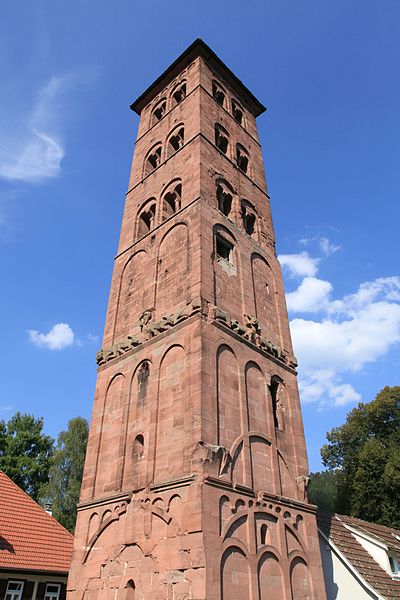 File:Calw Hirsau - Klosterhof - Klosterkirche - Vorkirche - Eulenturm 08 ies.jpg