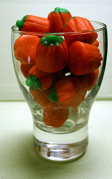 File:Candy mellowcreme pumpkins in a glass.jpg