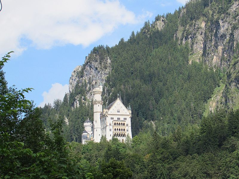 File:Castelul Neuschwanstein 03.jpg