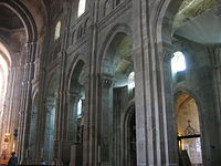 Gotische pijlers, Kathedraal van Autun