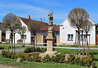 Čeština: Socha Panny Marie v Cebivi English: Virgin Mary statue in Cebiv village, Czech Republic