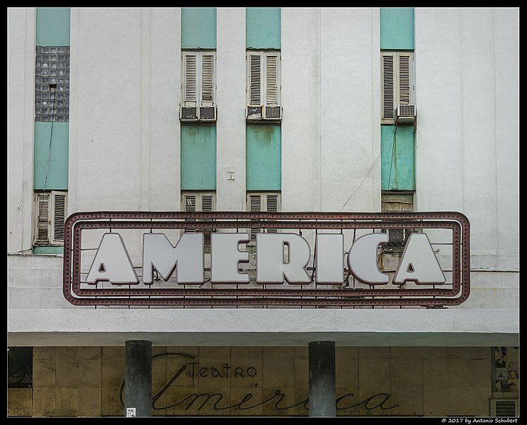 File:Centro Habana (35709122000).jpg