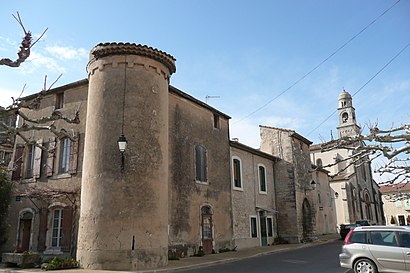 How to get to Mollégès with public transit - About the place