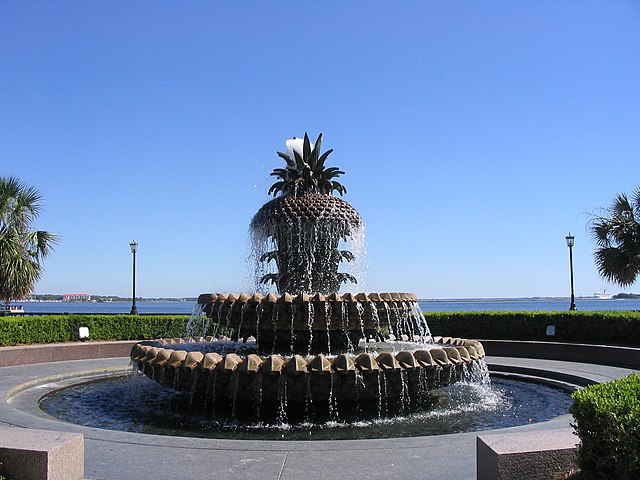 Image: Charleston SC pineapple fountain