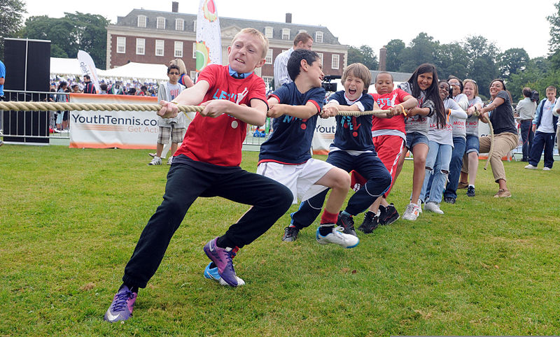 File:Children from the United States and the United Kingdom play tug-of-war at the residence of the U.S. ambassador to the United Kingdom in London, England during a fitness-themed event July 27, 2012 120727-F-UA873-101.jpg