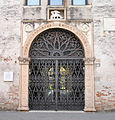 Portone di ingresso di Palazzo Pretorio