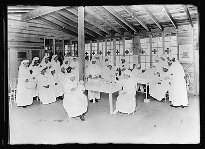 21 "coloured" women taking the American Red Cross course