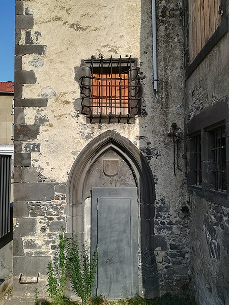 File:Clermont-Ferrand - Château de Rabanesse 20210813-04.jpg