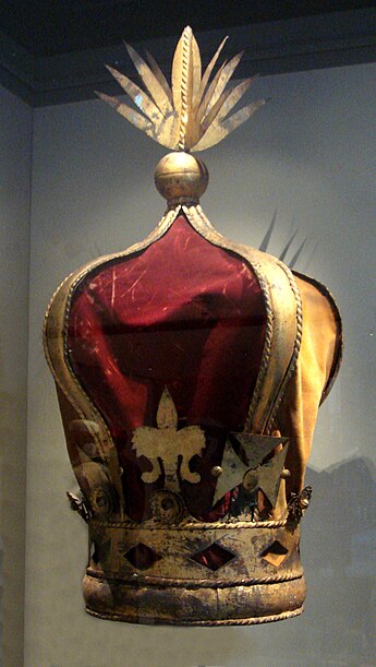 Crowning of a royal canopy called << Crown >> of Queen Ranavalona III, Paris, Army Museum. Crown of Queen Ranavalona III.jpg