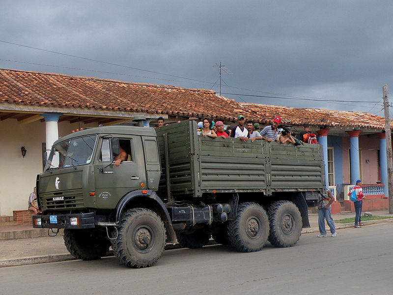 File:Cuba-Bus.JPG