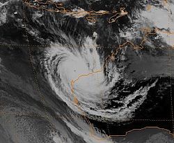 Il ciclone Olivia al suo massimo al largo dell'Australia occidentale