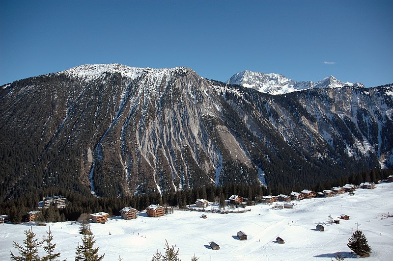 File:Dent du Villard, Courchevel.jpg